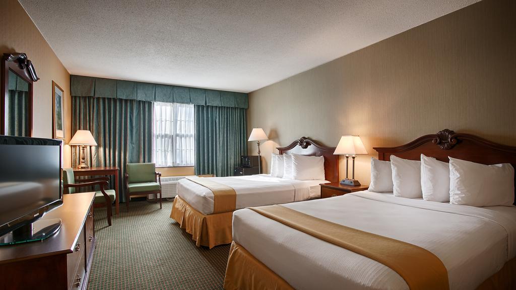 Clarion Inn Falls Church-Arlington Exterior photo