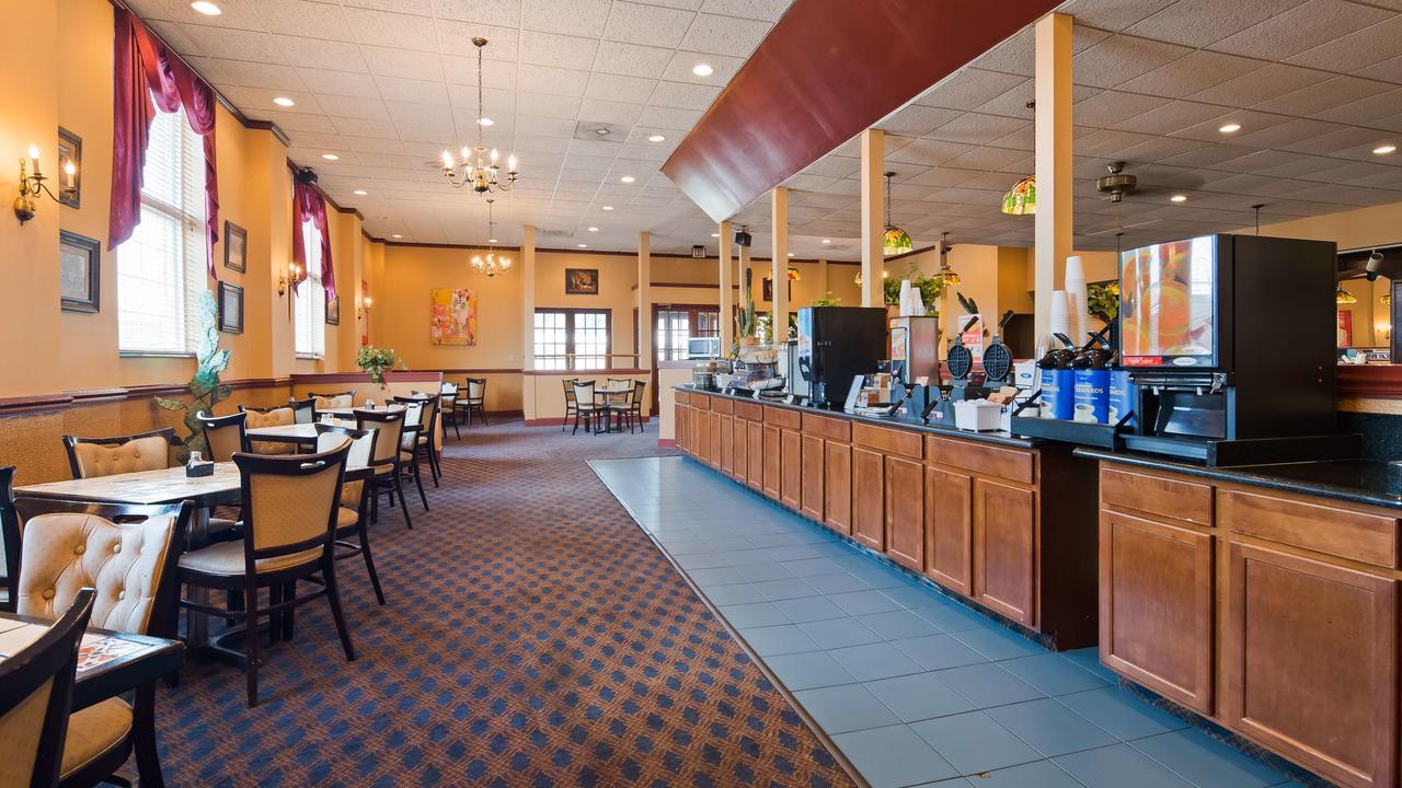 Clarion Inn Falls Church-Arlington Exterior photo
